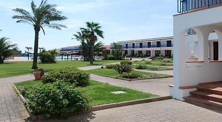 Hotel Club Santa Sabina Torre Santa Sabina Bagian luar foto