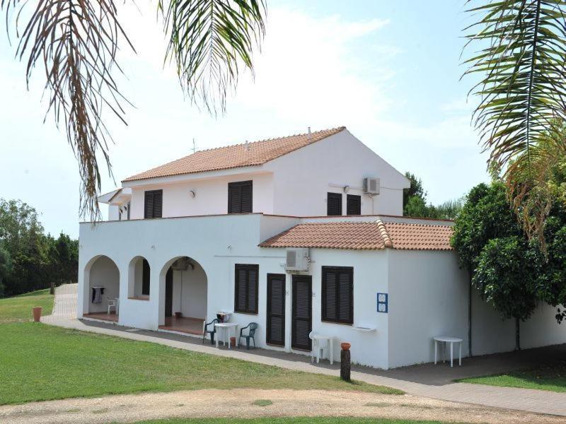 Hotel Club Santa Sabina Torre Santa Sabina Bagian luar foto