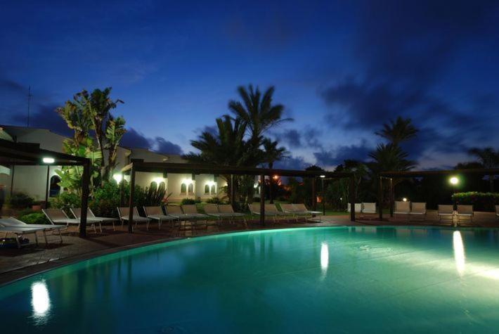 Hotel Club Santa Sabina Torre Santa Sabina Bagian luar foto