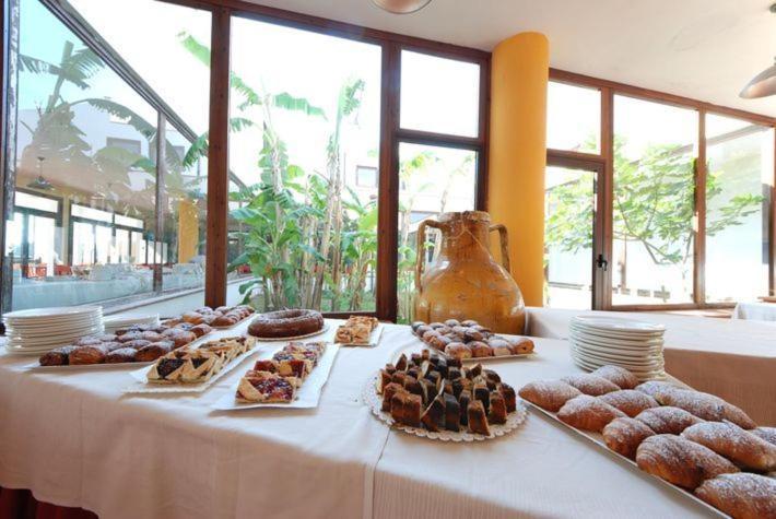 Hotel Club Santa Sabina Torre Santa Sabina Bagian luar foto