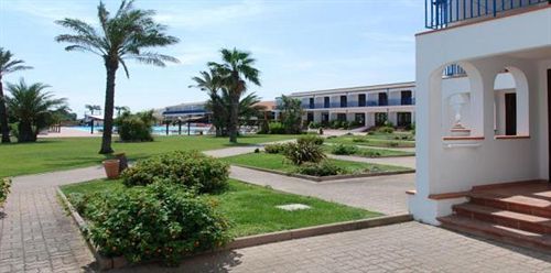 Hotel Club Santa Sabina Torre Santa Sabina Bagian luar foto
