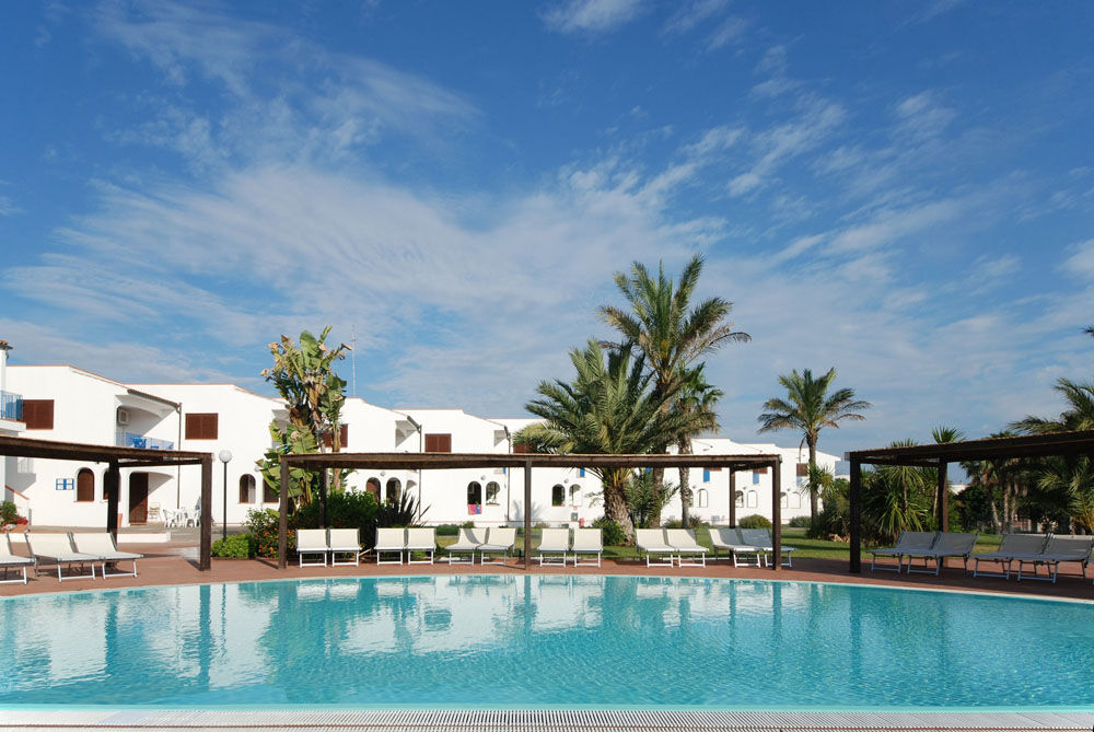Hotel Club Santa Sabina Torre Santa Sabina Bagian luar foto